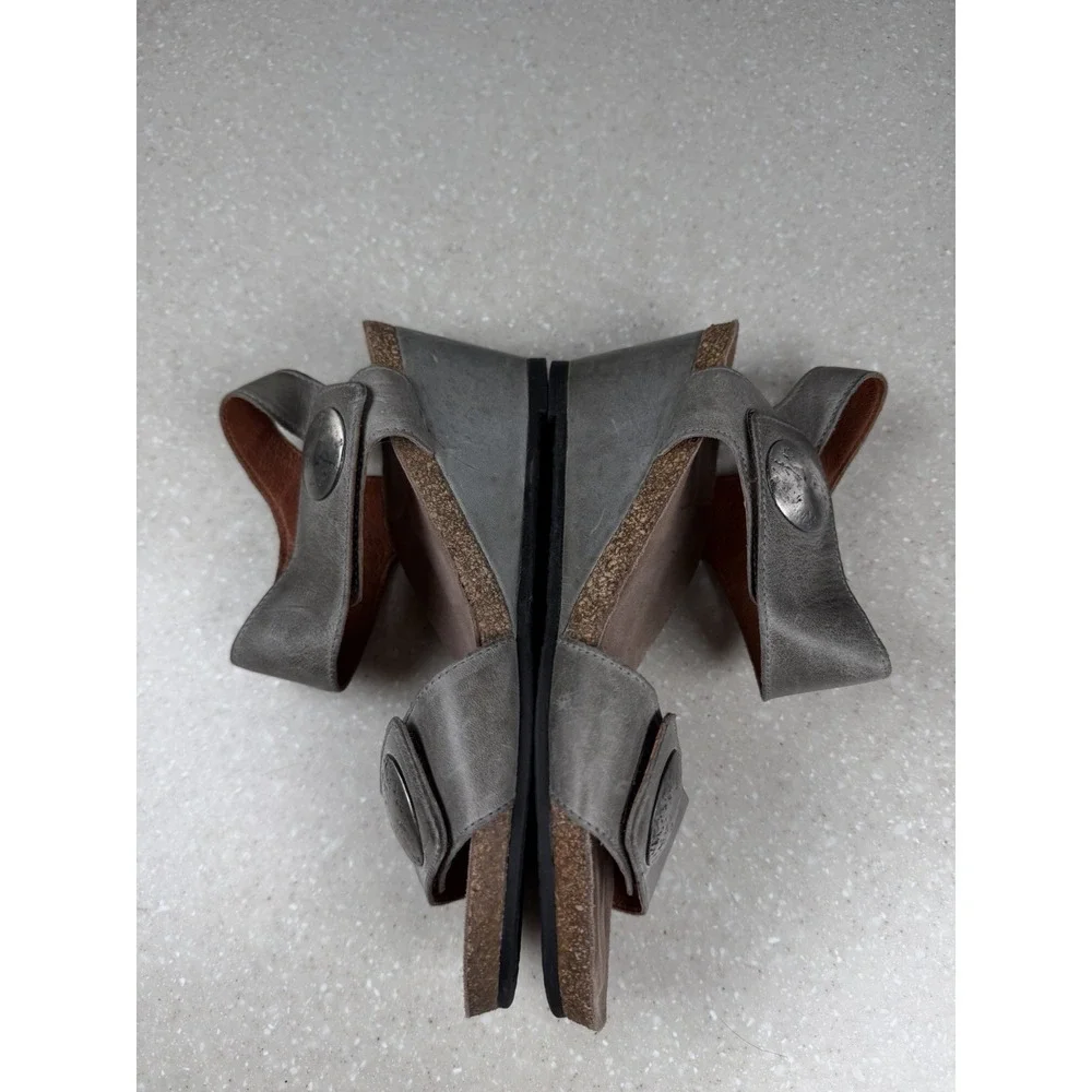 Taos Women Sandal Carousel‎ Size EU 37/US 6-6.5 Gray Leather Wedge Heel Shoe